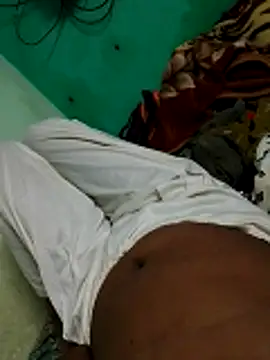 Snapshot of Couple1114 chatting on November 6, 10:05 am Couple1114 online show from November 6, 10:05 am