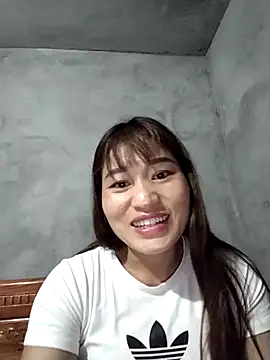 Snapshot of Qoine392 chatting on December 20, 1:40 pm Qoine392 online show from December 20, 1:40 pm