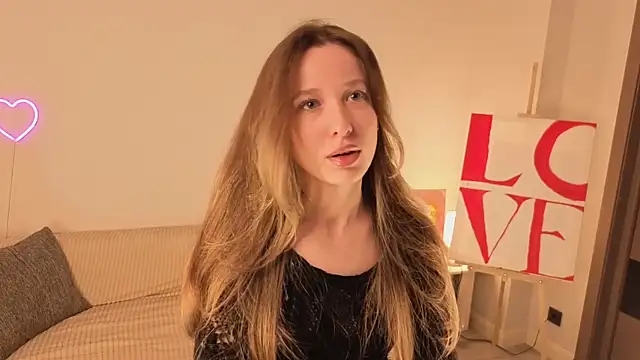 Snapshot of eirakiliana chatting on November 10, 5:50 am eirakiliana online show from November 10, 5:50 am