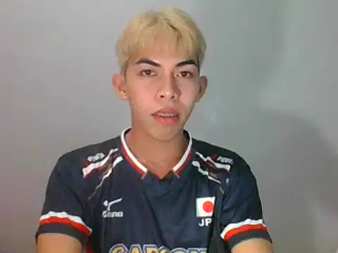 Urhotsilverboy online show from May 23, 7:40 pm