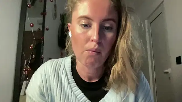 Snapshot of Ameli8 chatting on January 16, 7:07 pm Ameli8 online show from January 16, 7:07 pm