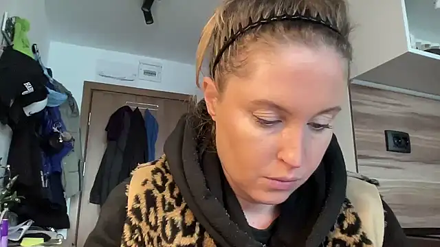 Snapshot of Ameli8 chatting on February 8, 12:52 pm Ameli8 online show from February 8, 12:52 pm