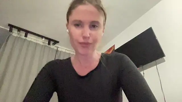 Snapshot of Ameli8 chatting on April 23, 5:15 pm Ameli8 online show from April 23, 5:15 pm