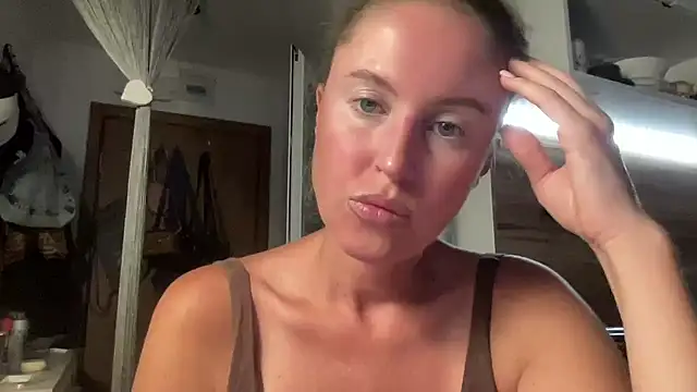 Snapshot of Ameli8 chatting on July 19, 7:28 pm Ameli8 online show from July 19, 7:28 pm