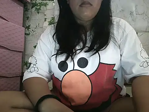 Snapshot of fluffy_raa chatting on February 24, 6:44 am fluffy raa online show from February 24, 6:44 am