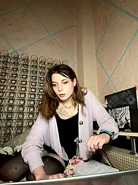 Snapshot of MiaDinA chatting on November 11, 1:00 pm MiaDinA online show from November 11, 1:00 pm