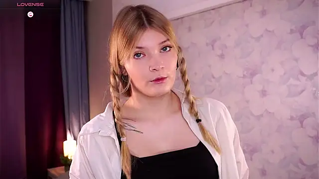 UteMessineo online show from November 12, 6:25 am