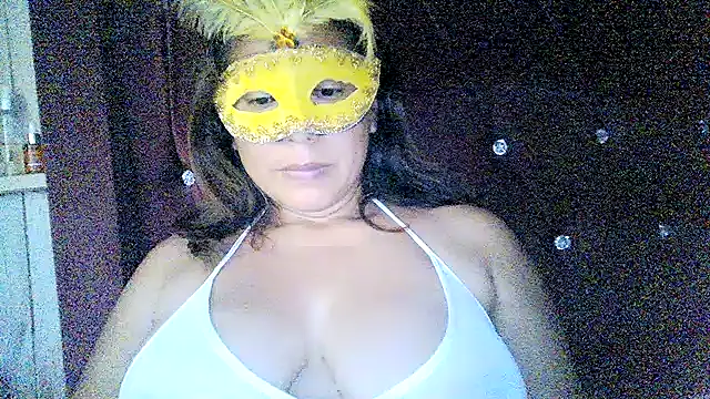 Snapshot of Zulreyna chatting on February 12, 5:13 am Zulreyna online show from February 12, 5:13 am