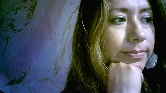 Snapshot of Zulreyna chatting on March 10, 4:50 am Zulreyna online show from March 10, 4:50 am