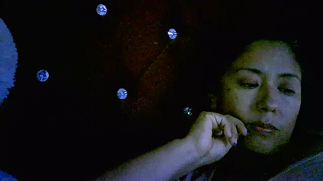 Snapshot of Zulreyna chatting on April 28, 3:55 am Zulreyna online show from April 28, 3:55 am
