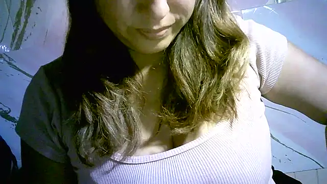 Snapshot of Zulreyna chatting on May 9, 3:12 am Zulreyna online show from May 9, 3:12 am