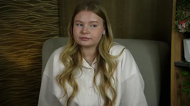 Snapshot of TorieDeeb chatting on November 6, 6:03 am TorieDeeb online show from November 6, 6:03 am