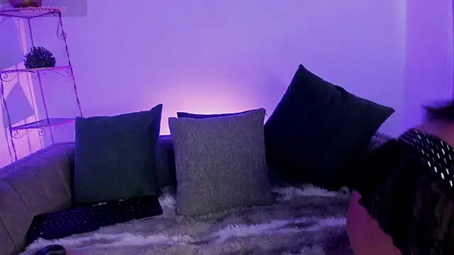 Niina26 online show from April 15, 7:58 pm