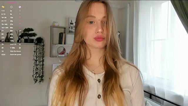 Snapshot of TawnyaVanschaick chatting on May 23, 9:35 am TawnyaVanschaick online show from May 23, 9:35 am
