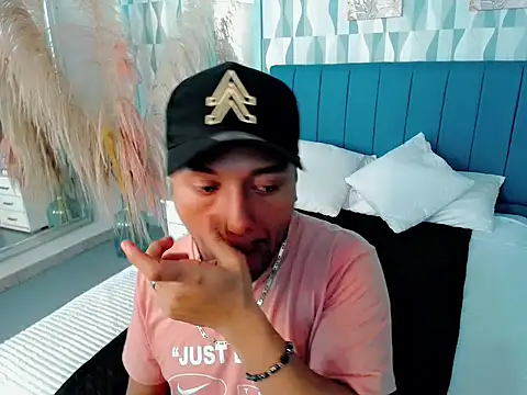 Snapshot of sebastian_cruz_ chatting on November 9, 1:48 am sebastian cruz online show from November 9, 1:48 am