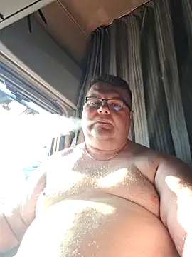 Snapshot of Grase44 chatting on April 25, 6:38 am Grase44 online show from April 25, 6:38 am