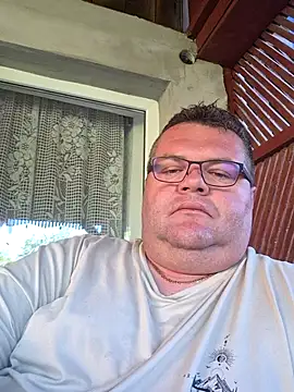 Snapshot of Grase44 chatting on June 19, 4:39 am Grase44 online show from June 19, 4:39 am