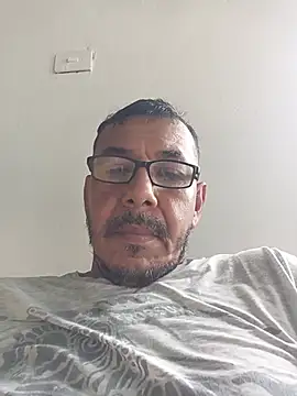 Snapshot of bruno_324278 chatting on June 8, 5:35 pm bruno 324278 online show from June 8, 5:35 pm
