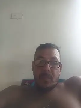 Snapshot of bruno_324278 chatting on June 13, 7:34 pm bruno 324278 online show from June 13, 7:34 pm