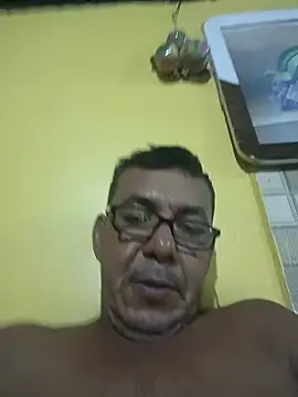 Snapshot of bruno_324278 chatting on June 29, 3:24 am bruno 324278 online show from June 29, 3:24 am