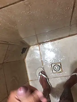 Snapshot of Luan1267 chatting on November 17, 10:15 pm Luan1267 online show from November 17, 10:15 pm