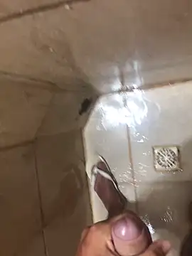 Snapshot of Luan1267 chatting on December 22, 8:50 pm Luan1267 online show from December 22, 8:50 pm