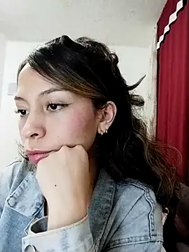 LuluuBerry online show from November 15, 9:43 pm