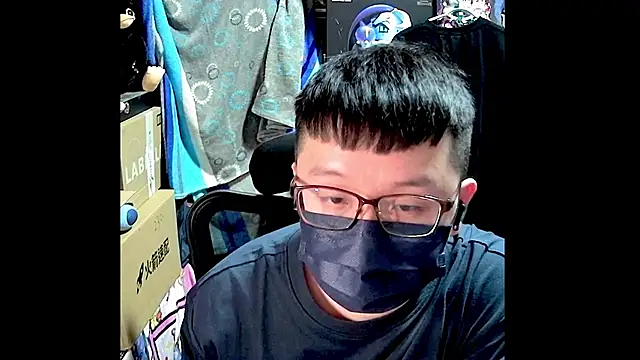 Snapshot of kk05483 chatting on March 17, 4:32 pm kk05483 online show from March 17, 4:32 pm