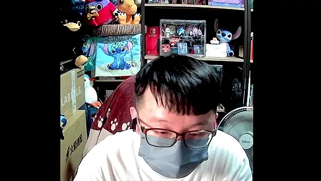 Snapshot of kk05483 chatting on May 3, 5:19 pm kk05483 online show from May 3, 5:19 pm