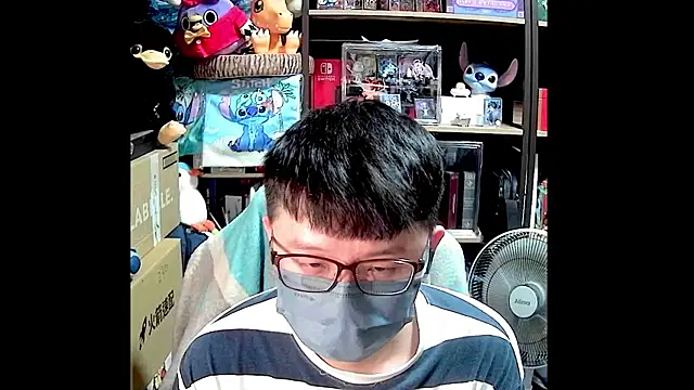 Snapshot of kk05483 chatting on May 11, 4:04 pm kk05483 online show from May 11, 4:04 pm