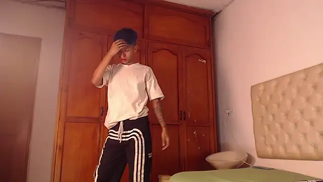 Tessachains 2  online show from February 12, 1:55 am