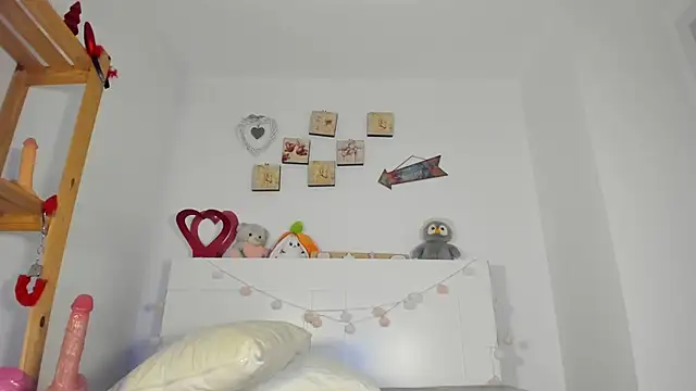 Blueee diamond online show from April 9, 8:58 pm