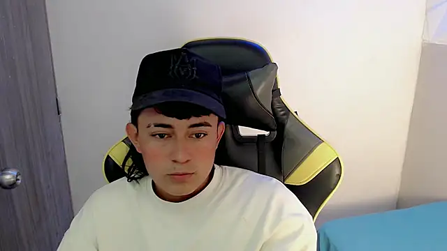 Tatann 18 online show from November 27, 8:44 pm