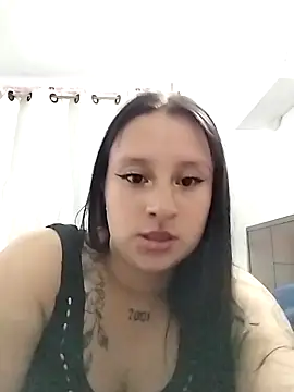 Snapshot of Thamara- chatting on November 6, 10:43 pm Thamara- online show from November 6, 10:43 pm