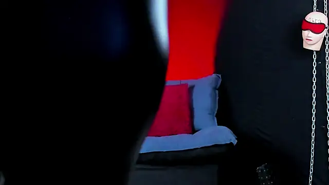 Snapshot of KatrinaStone chatting on February 24, 10:30 pm KatrinaStone online show from February 24, 10:30 pm