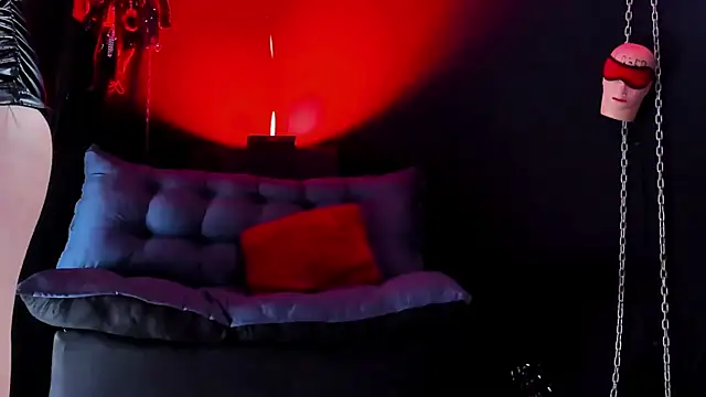 Snapshot of KatrinaStone chatting on February 25, 9:13 pm KatrinaStone online show from February 25, 9:13 pm