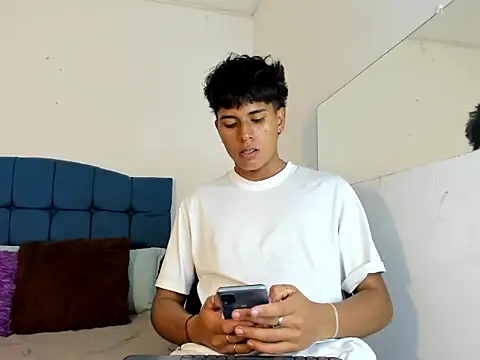 Valentino Lane online show from January 7, 2:14 am