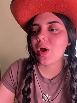 candicewest  online show from February 26, 3:11 pm