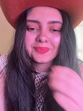 candicewest  online show from May 25, 8:59 pm