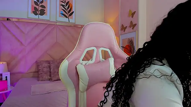 DemiJones  online show from February 7, 3:10 am