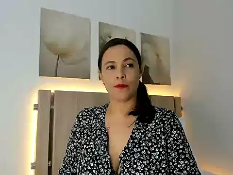 IsabellaCrissty online show from March 11, 12:11 pm