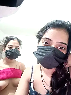 Snapshot of Hot_komall chatting on February 10, 1:32 am Hot komall online show from February 10, 1:32 am