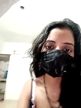 Snapshot of Hot_komall chatting on February 27, 1:27 am Hot komall online show from February 27, 1:27 am