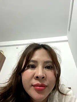 Snapshot of hellela-a chatting on November 6, 6:09 pm hellela-a online show from November 6, 6:09 pm