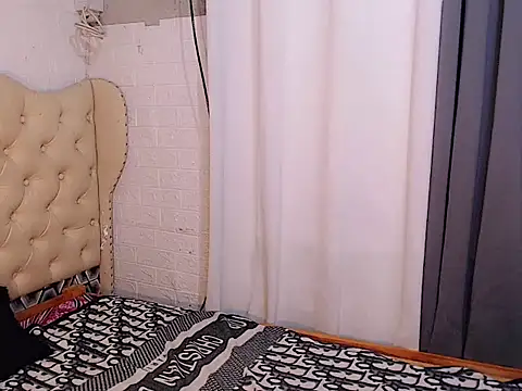 Sassy Siarre online show from December 4, 4:22 am