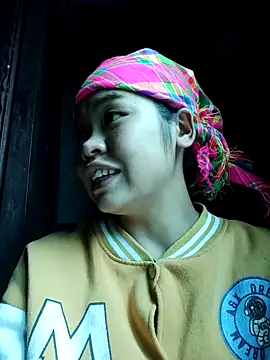 Snapshot of Mabel-122 chatting on November 9, 2:21 am Mabel-122 online show from November 9, 2:21 am