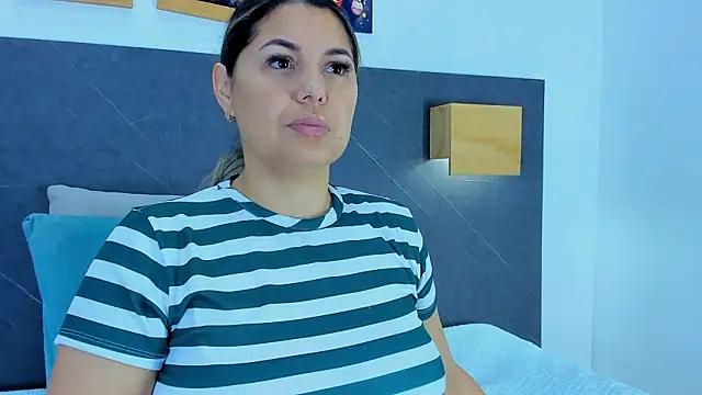 Andhrea Vale online show from March 4, 12:11 pm