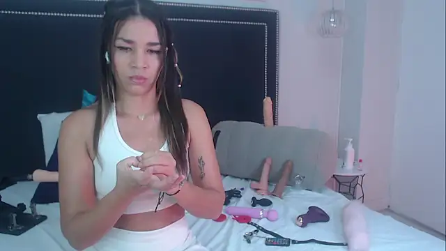 aleskaswarovski online show from February 9, 3:27 pm