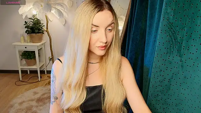 Snapshot of _Mi1a_ chatting on July 23, 8:34 am Mi1a online show from July 23, 8:34 am
