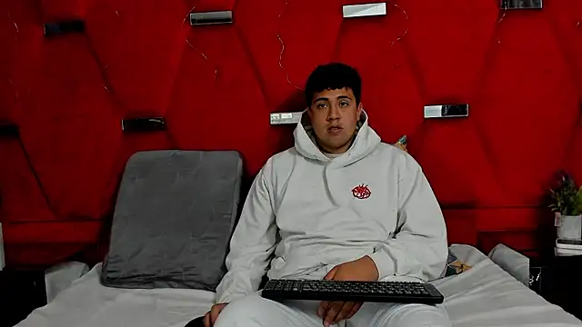 Emmaanddarling online show from January 15, 2:21 pm